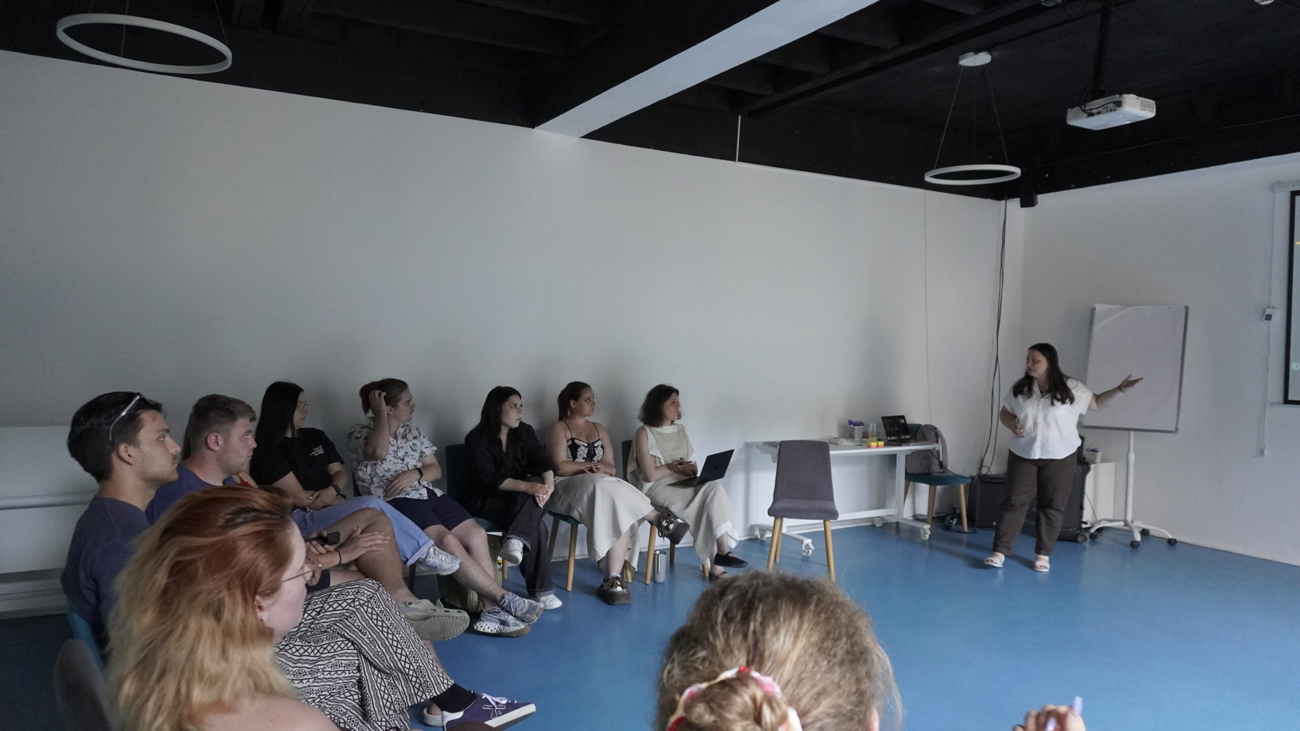 O după-amiază despre ce contează: întâlnire de proiect la The Youth